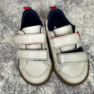 Nice toddler Velcro shoes size 6